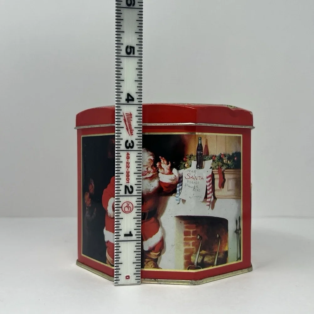 Scent Tins Fragranced Candle Bayberry Christmas Holiday Santa Claus Decor Gift